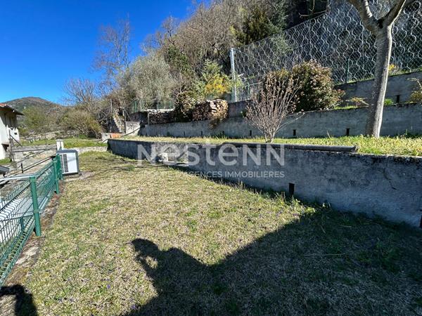 A VENDRE MAISON AVEC VUE SUR LE CHATEAU + GARAGE + JARDIN