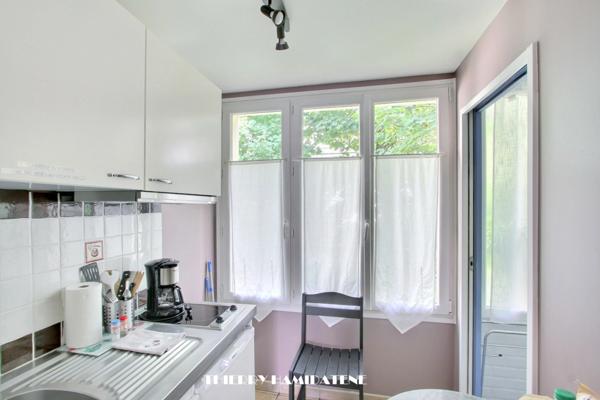 CENTRE VILLE !! IMMEUBLE DE RAPPORT R+1 - 3 GRANDS STUDIOS TOUTE EQUIPES LOUES A L ANNEE en résidence hotelliere RENTA 30.000 euros EUROS ANNUEL