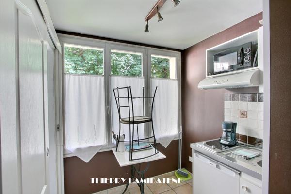 CENTRE VILLE !! IMMEUBLE DE RAPPORT R+1 - 3 GRANDS STUDIOS TOUTE EQUIPES LOUES A L ANNEE en résidence hotelliere RENTA 30.000 euros EUROS ANNUEL