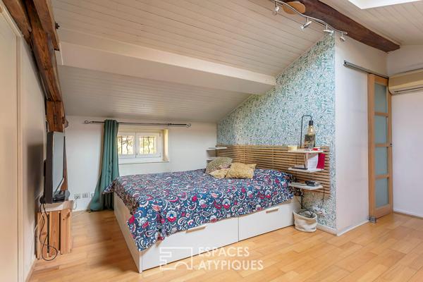 Maison atypique avec jardin et piscine