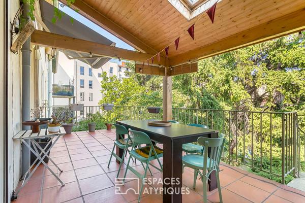Maison atypique avec jardin et piscine