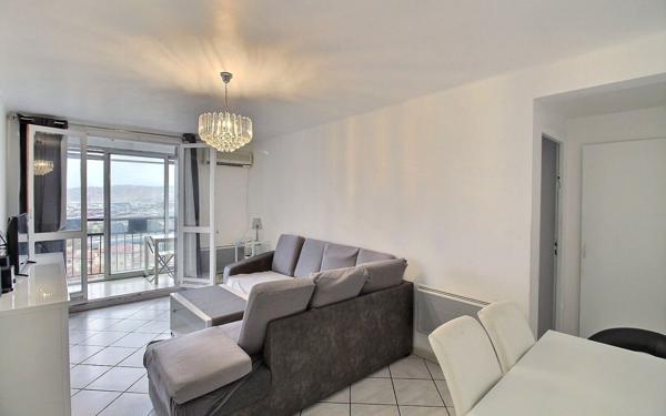 Appartement à vendre    4 pièces • 69,44 m2 Marseille 15