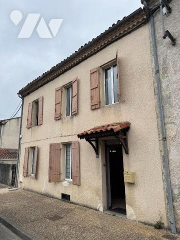 Centre de Nérac, habitation avec cour