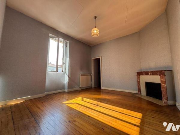 Centre de Nérac, habitation avec cour