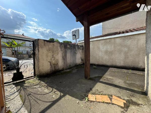 Centre de Nérac, habitation avec cour