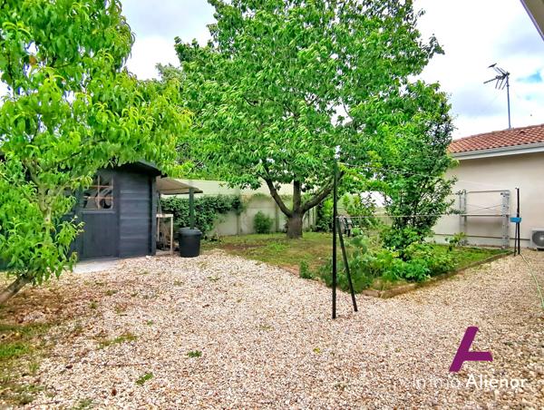 Maison 5 pièces 140 m² avec chalet et piscine