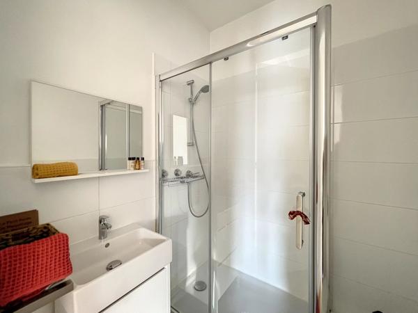 T4 NON MEUBLE _ SECTEUR EDGAR QUINET
