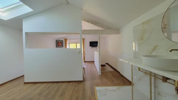 Maison en pierres pleine de charme