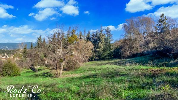 Apt (84400) Terrain d’Exception à Apt avec Vue Panoramique sur le Mont Ventoux