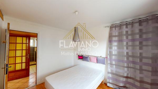 Barcelonnette (04400) REZ-DE-JARDIN 700m2 - CENTRE-VILLE - BARCELONNETTE