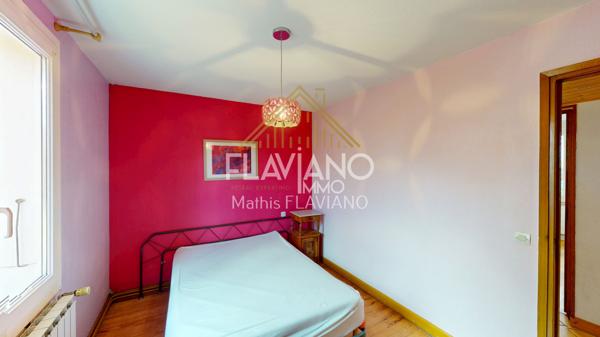 Barcelonnette (04400) REZ-DE-JARDIN 700m2 - CENTRE-VILLE - BARCELONNETTE