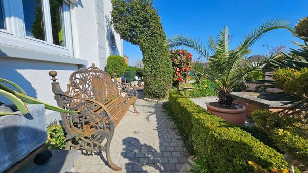 Magnifique Maison 164 m2 - 4 Chambres - Jardin - 2 Garages