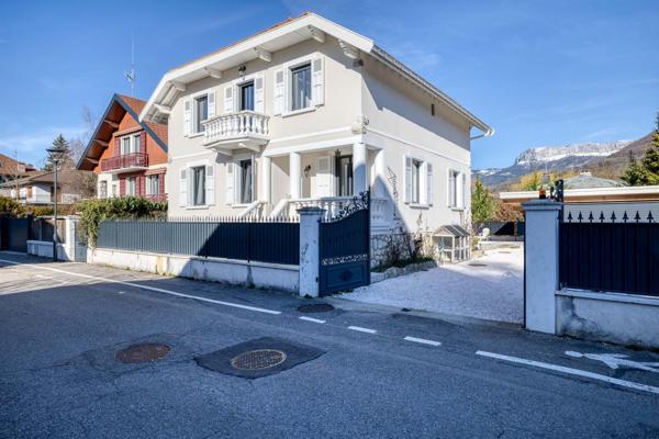 Vente Maison de luxe Annecy 9 Pièces 254 m²
