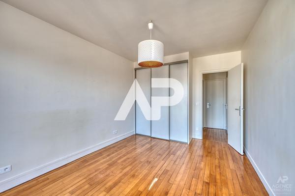 Appartement Rueil Malmaison Centre Ville 2 pièces 54.01 m2 €345 000 ** - Référence 19364