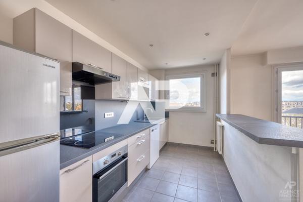 Appartement Rueil Malmaison Centre Ville 2 pièces 54.01 m2 €345 000 ** - Référence 19364