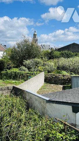 CENTRE VILLE AURAY – Maison de ville avec dépendances et 5 Chambres