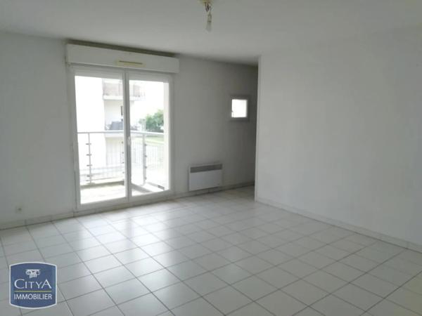 Appartement à louer 2 pièces 54.15m² Allonnes (72700)