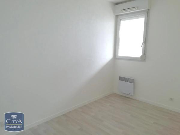 Appartement à louer 2 pièces 54.15m² Allonnes (72700)