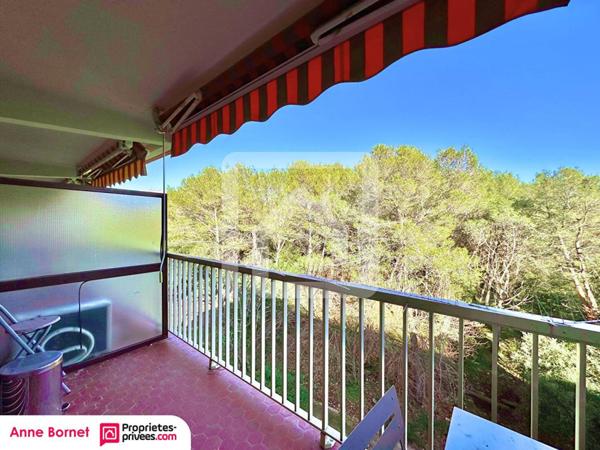 Studio 24,10 m2, terrasse, parking collectif