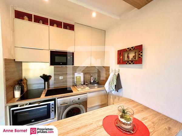 Studio 24,10 m2, terrasse, parking collectif