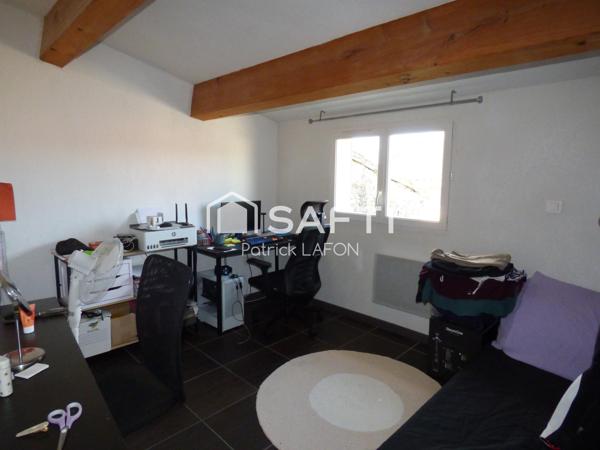 Deux appartements terrasse et garage.