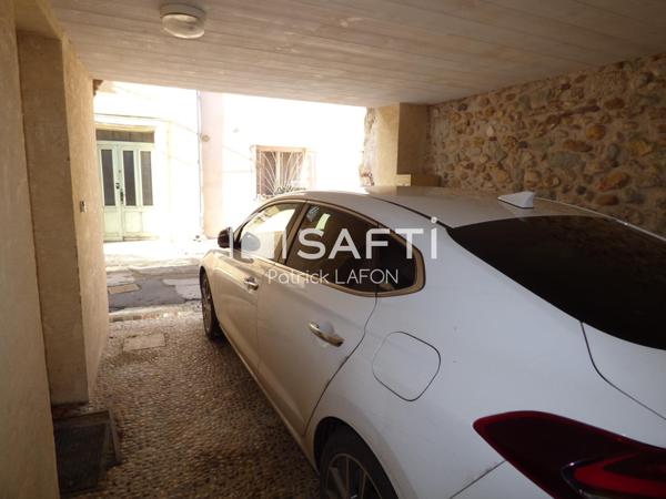 Deux appartements terrasse et garage.