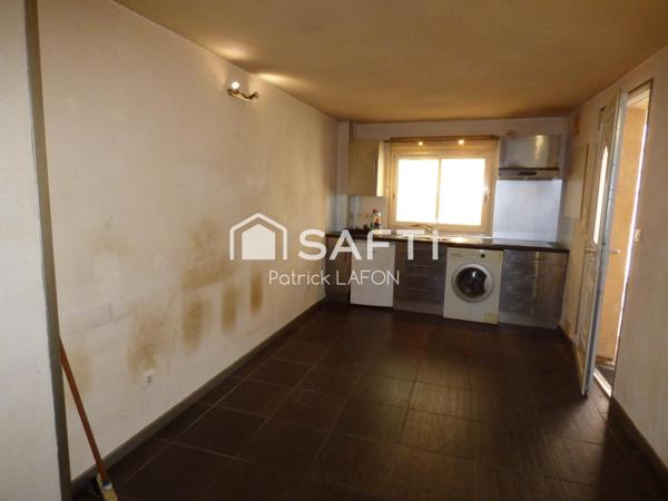 Deux appartements terrasse et garage.