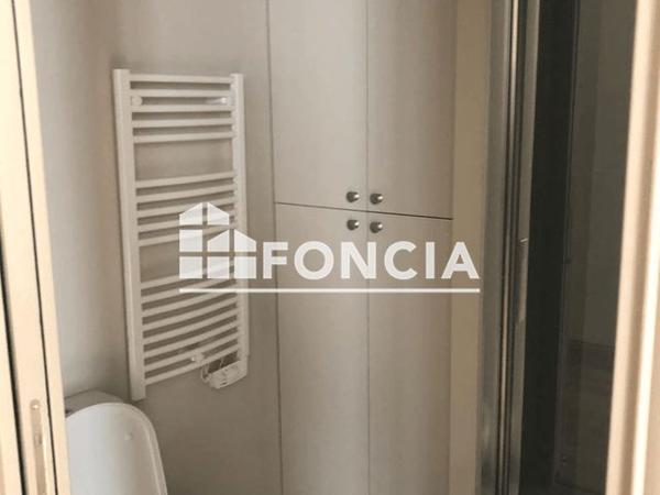 Location Studio 25.85 m² - 13 RUE DE LA BONNETERIE Avignon 84000