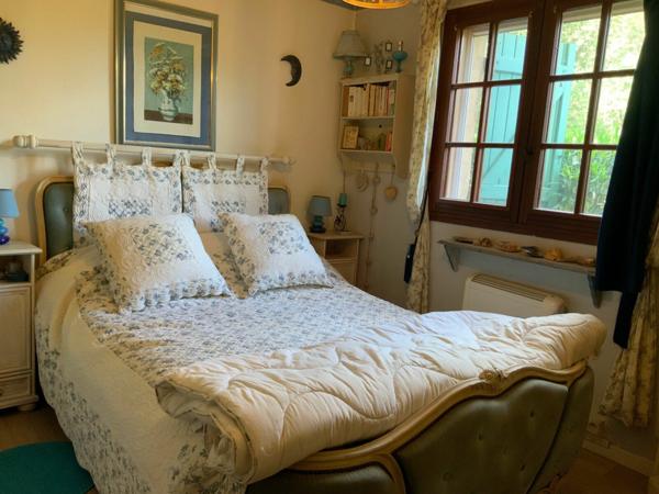 Maison à vendre    8 pièces •  Solliès-Ville