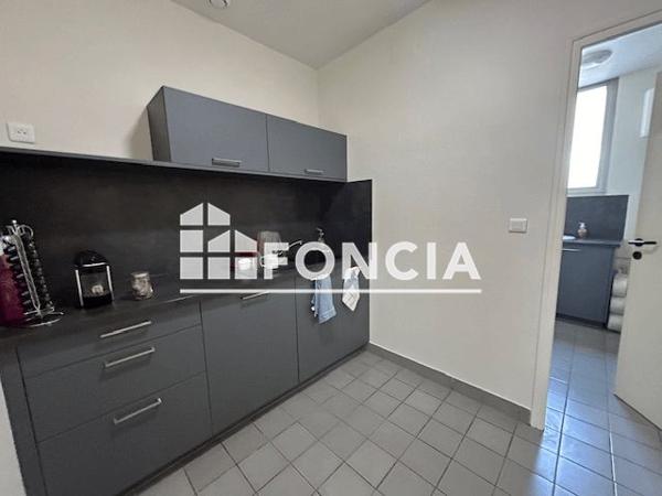 Location Local commercial 1 pièce 31.7 m² - 2 RUE EDGAR QUINET Rethel 08300