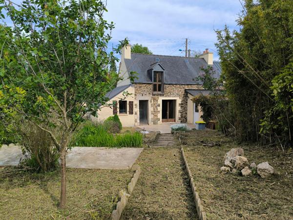 Jolie maison en pierre / Commodités à pieds