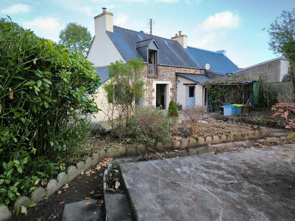 Jolie maison en pierre / Commodités à pieds