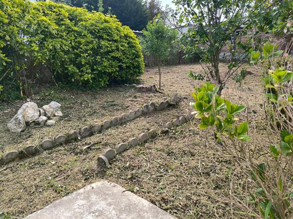 Jolie maison en pierre / Commodités à pieds