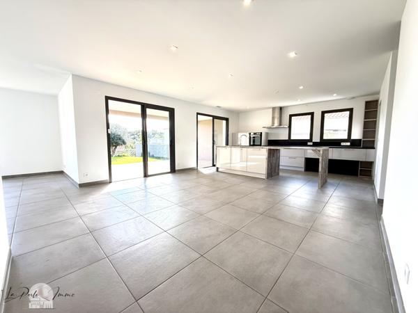 Sainte-Colombe-de-la-Commanderie (66300) VILLA D’ARCHITECTE T5 4 FACES 175 m2