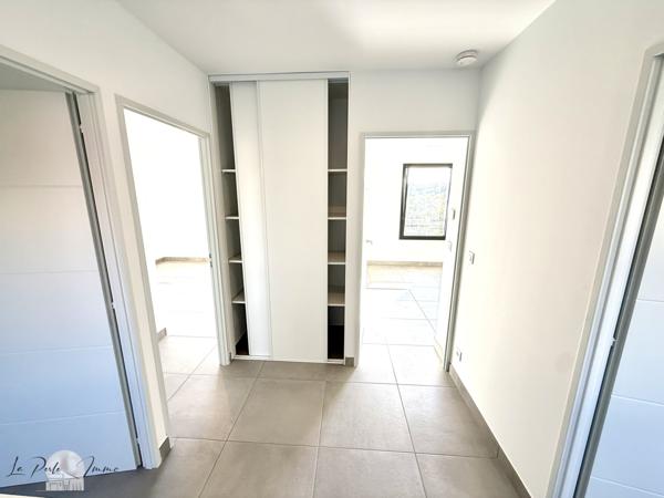 Sainte-Colombe-de-la-Commanderie (66300) VILLA D’ARCHITECTE T5 4 FACES 175 m2