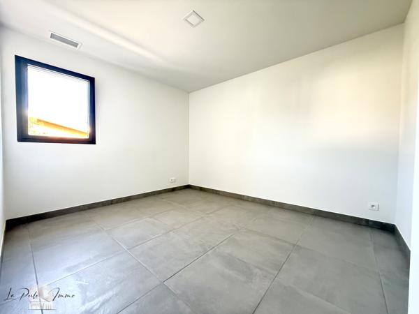 Sainte-Colombe-de-la-Commanderie (66300) VILLA D’ARCHITECTE T5 4 FACES 175 m2