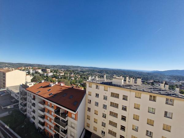 Appartement 3 pièces lumineux avec vue dégagée ? 6? étage