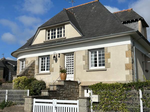 Maison familiale vue mer dans le centre ville de Cancale