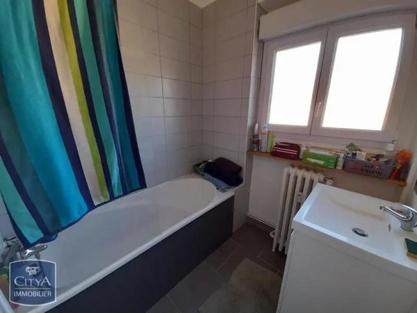 Appartement à louer 4 pièces 67.11m² Charleville-Mézières (08000)