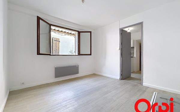 Immeuble à vendre    13 pièces • 192 m2 Lunel