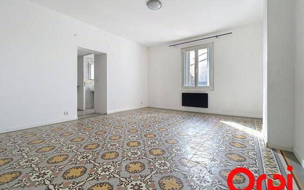 Immeuble à vendre    13 pièces • 192 m2 Lunel