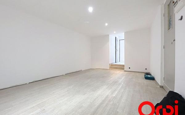 Immeuble à vendre    13 pièces • 192 m2 Lunel