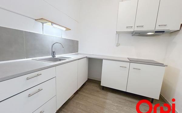 Immeuble à vendre    13 pièces • 192 m2 Lunel