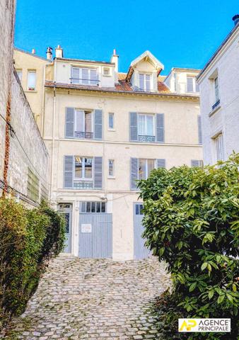 Versailles Notre-Dame Les Prés Appartement 3 pièces 67 m² au sol situé au 3eme et dernier étage avec cave €498 000 ** - Référence 27293