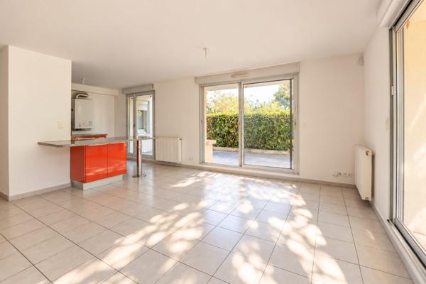Appartement T4, terrasse, jardin, garage et cave