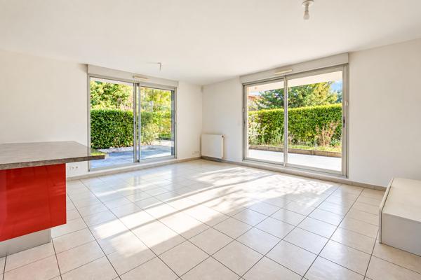 Appartement T4, terrasse, jardin, garage et cave