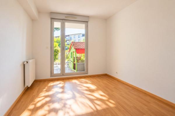 Appartement T4, terrasse, jardin, garage et cave