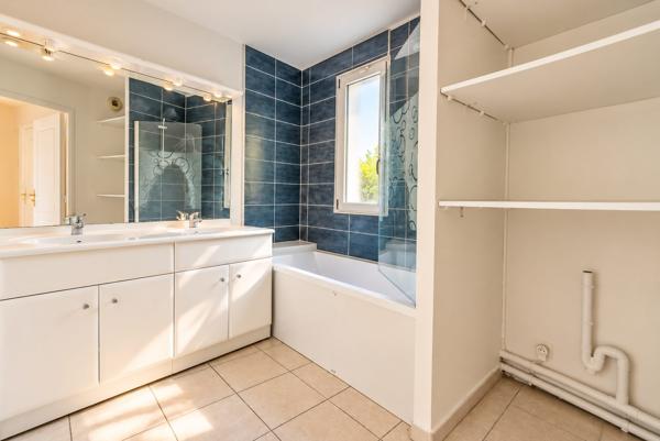 Appartement T4, terrasse, jardin, garage et cave