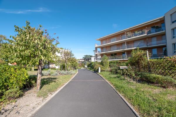 Appartement T4, terrasse, jardin, garage et cave