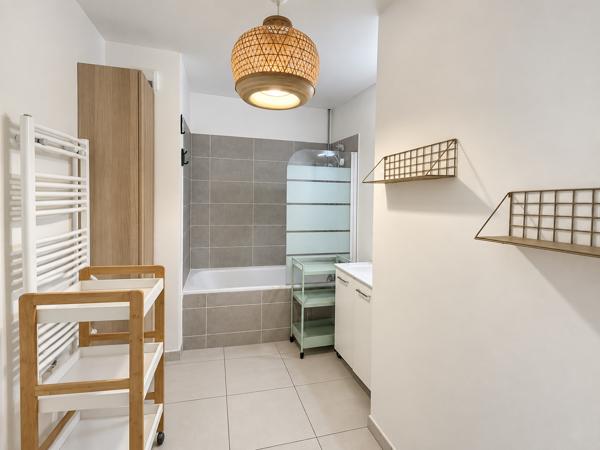 Appartement F2 42m² clef en main copro 2021 avec parking à Drancy (93700)